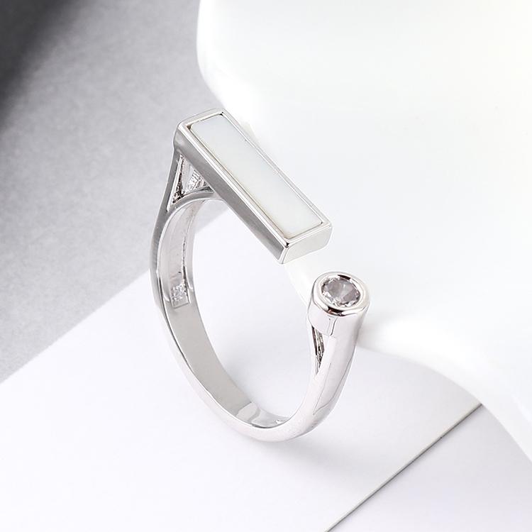 

Real Austrian Crystals Brand Zirconia Micro Inlays Fashion Ring for women New Sale Hot Round Se-139213
