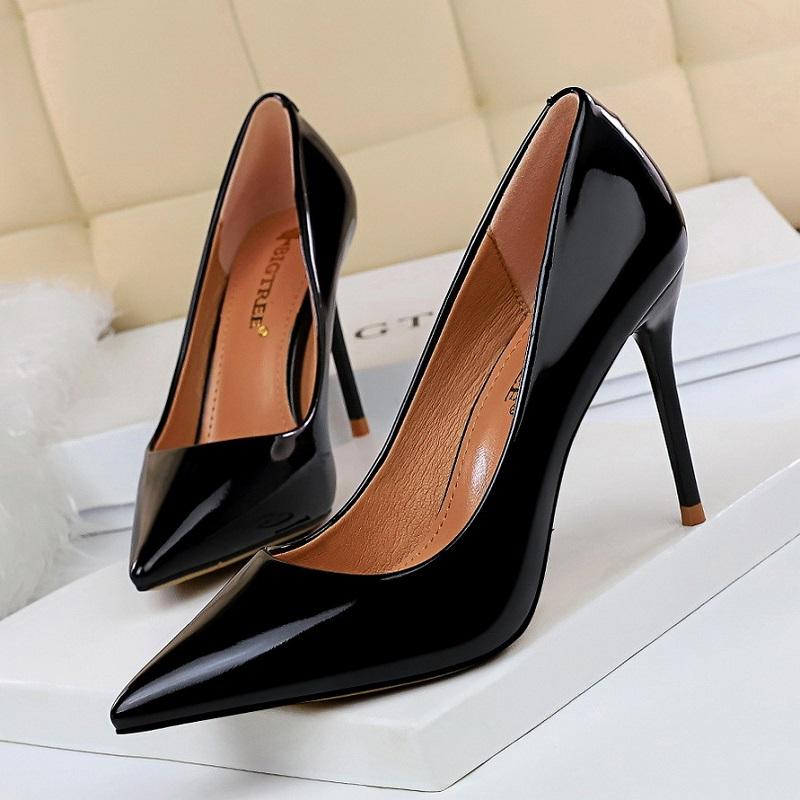 

Women high heels pumps classic black patent leather office shoes sexy pointed toe stiletto ladies party wedding shoes plus size, Khaki 5cm