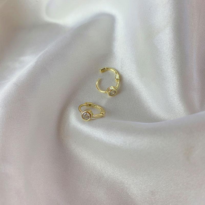 

S925 sterling silver single zircon earrings cool cool air sweet earrings female student fashion