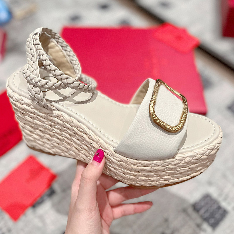 

Designer High Heels Women Dress Shoes Ladies Black Bright Sandals Summer Banquet Stylist Party Wedding Shoe Box size35-41, V buckle black