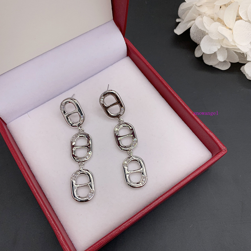 

Cool wind inlaid with diamond thick chain pig nose Earrings S925 silver needle metal advanced feeling