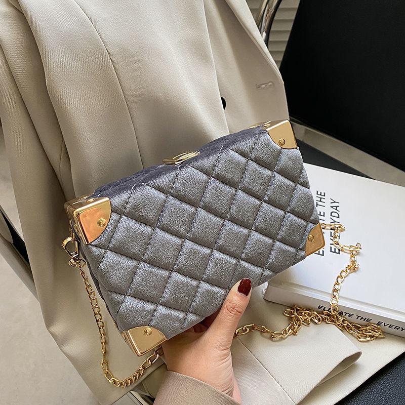 

Fashion Vintage Luxury Designer Velvet Women's Handbags Bags Chain Small Box Women Crossbody Bags Shoulder Bag, Women bag red