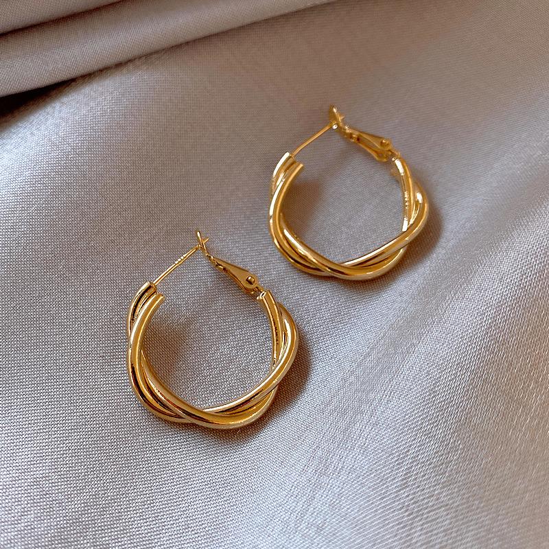 

Hoop earrings wholesale price female 2020 New Fashion Circle Earrings female temperament high sense net red cool ring
