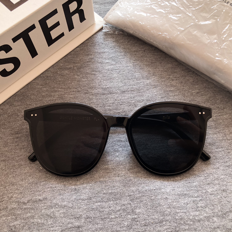 

2020 Korean Star Popular Sunglasses Fashion Women Round Frame Sun glasses Men Gentle Monster Sunglasses Luxury Package Solo Q0121