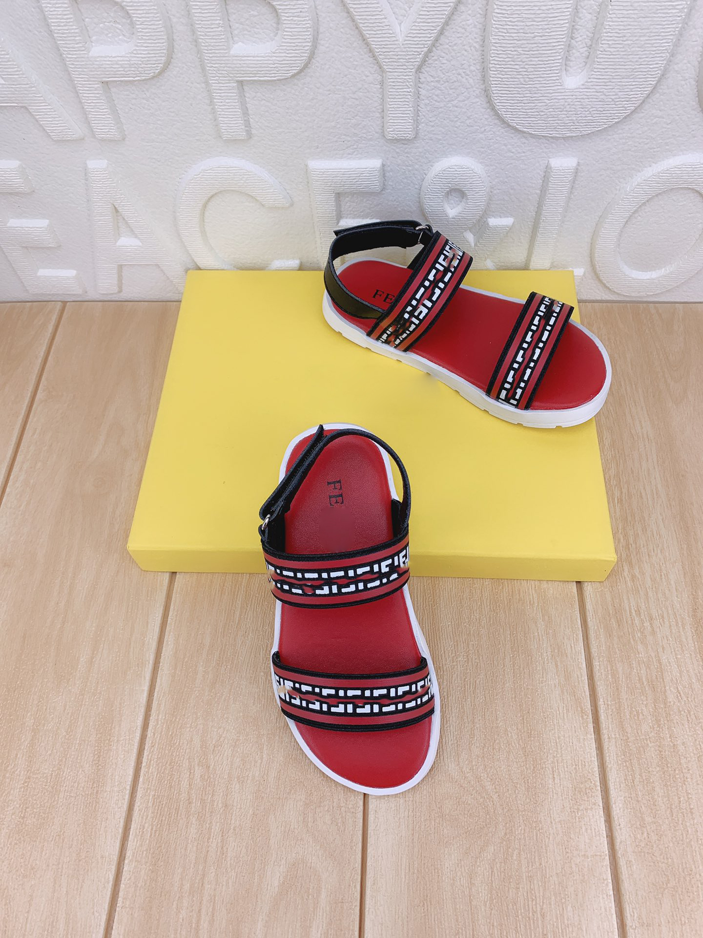 

2021ss new designer kids shoes boys sandles Spot baby shoes 26-35, Black;red