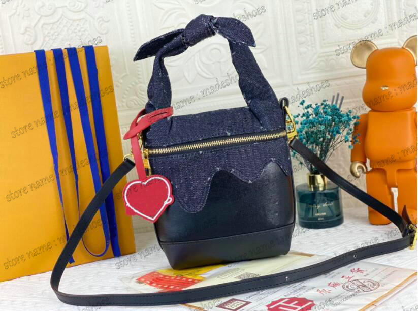 

Japanese Cruiser M45970 NIGO Design Handle Bag Blue Monograms Denim and Navy Blue Taurillon leather Luxurys Designers Cross Body 2022 Capsule