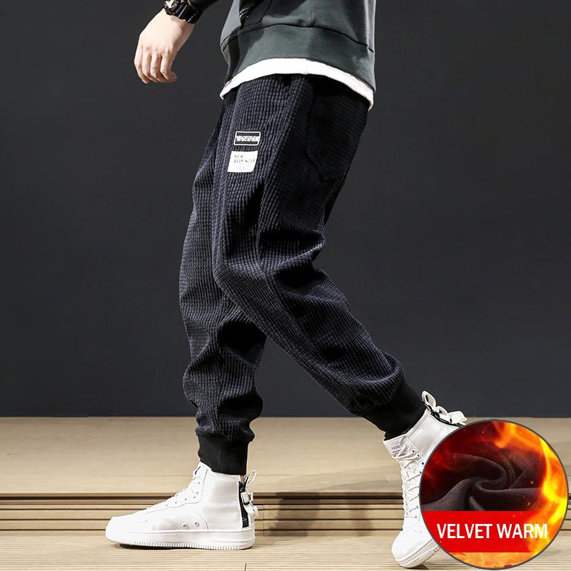 

Newly Designer Fashion Men Jeans Loose Fit Winter Thick Velvet Warm Corduroy Cargo Pants Streetwear Hip Hop Joggers Sweatpants, Black