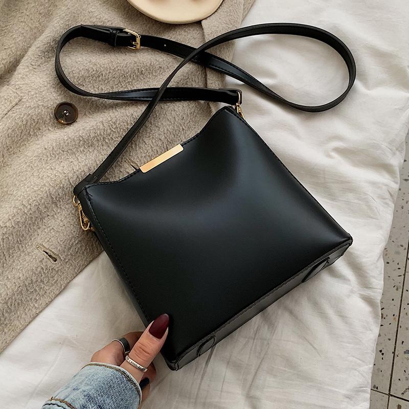 

2020 New Women Bags Luxury Handbags Large Capacity Shoulder Messenger Bag Fashion Black PU Leather Bucket Female Tote Casual Bag, White