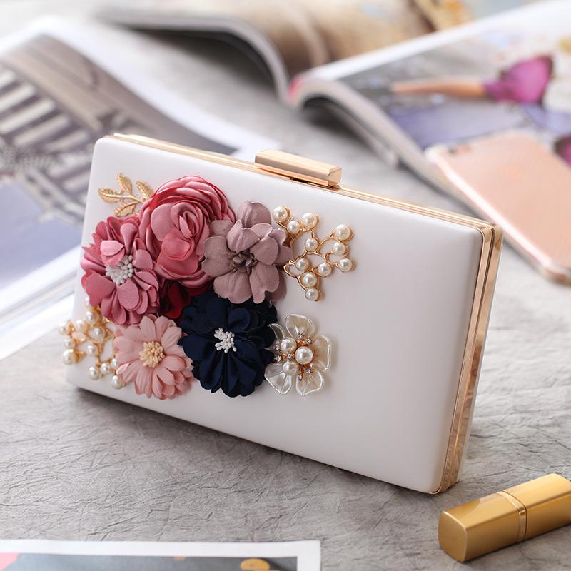 

Pearl Women Flower Bags Design Dress Clutch Evening Bag Luxury White Pink Purse Handbags Chains Shoulder Banquet Bag Female