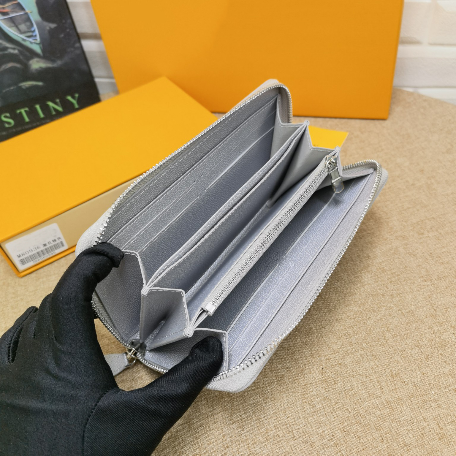 

Top Quality Men and women Wallet Card Leather long Classic Style designer luxury famous brand hand-held money size 19-10cm M64007