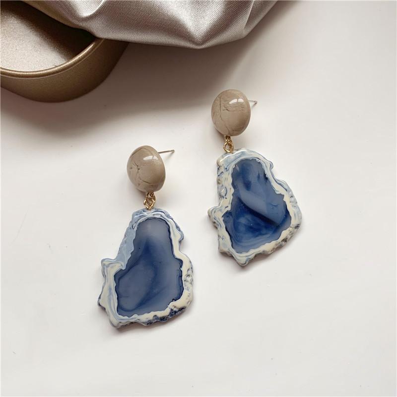 

SHANGZHIHUA South Korean retro haze blue resin temperament ear studs, stylish women's earrings, 2020 new jewelry