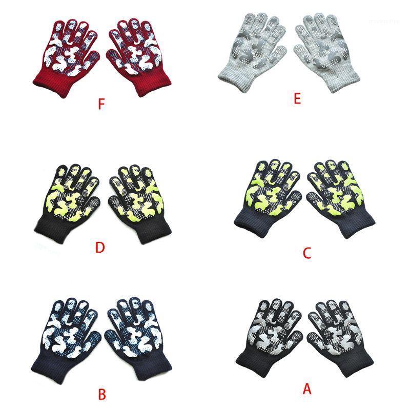 

1Pair Children Magic Stretch Gripper Gloves Winter Anti-slip Camouflage Warmer1