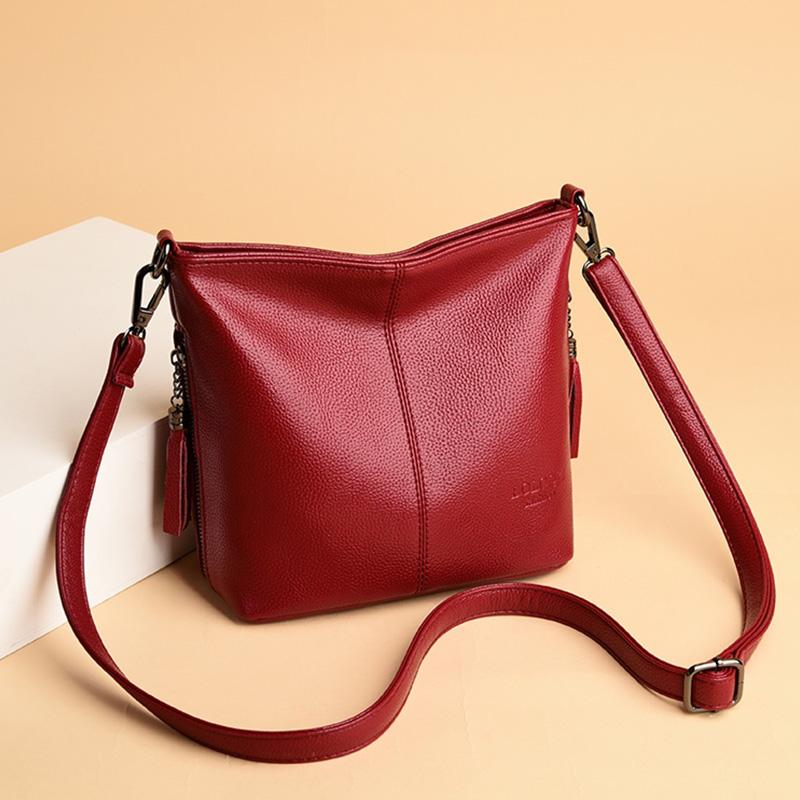 

2021 New Soft Handbag Shoulder Messenger Bag Middle Aged Women Bag Mother Bucket