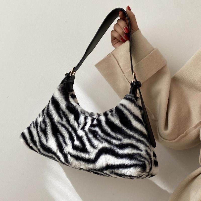 

Luxury Leopard Pattern Women Plush Underarm Bag Fashion Faux Fur Female Shoulder Messenger Bags Vintage Ladies Hobos Handbags, Black