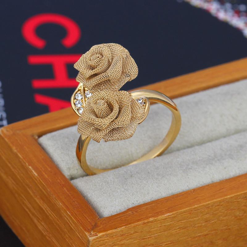 

Cluster Rings Fashion Rose Flower Ring For Women Accessories Female Wedding Band Anniversary Jewelry Lover Gift Crystal Rhinstone