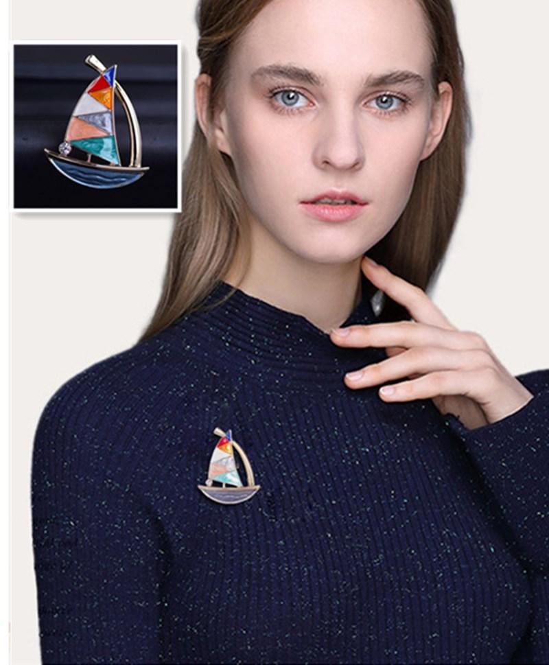 

Simple Suit Brooch High Grade Retro Temperament Badge Pin Suit Sweater Cardigan Accessories Men And Women's Brooch Gift