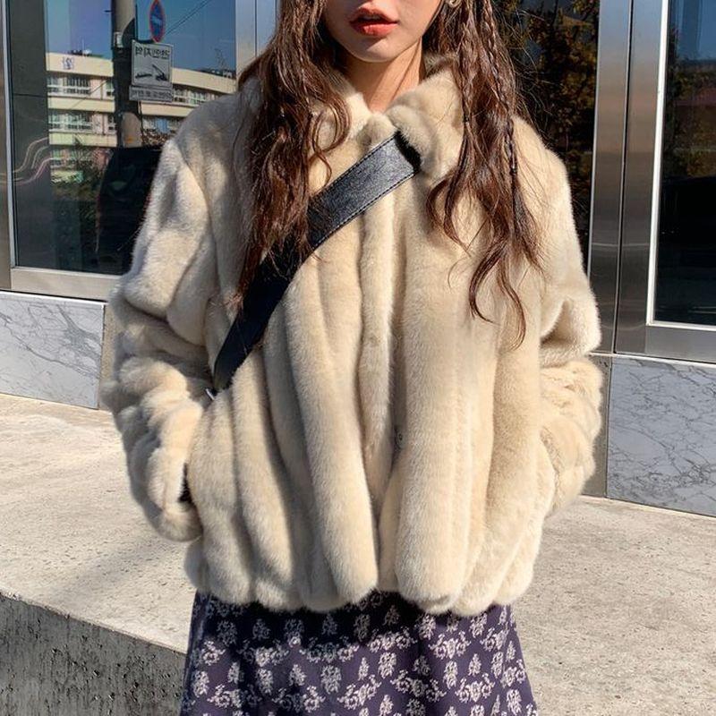 

2021 Winter Women Fur Coat White Casual Warm Fluffy Faux Fur Jacket Long Sleeve Large Size Artificial Overcoat Female, Beige
