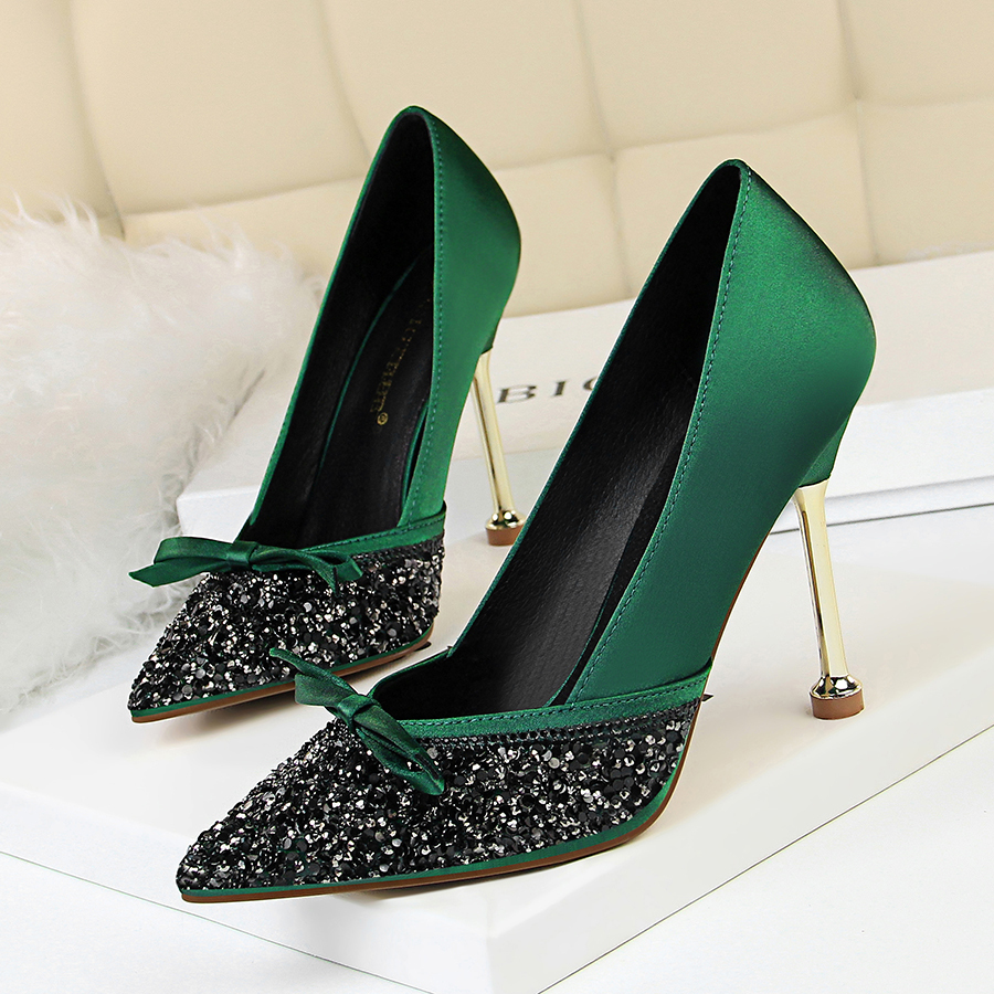 

2021 new metal fashion 10cm women's high heels valentine green crystal bombs lady satin stiletto tapones fetish shoes with silk sheen 1RT1