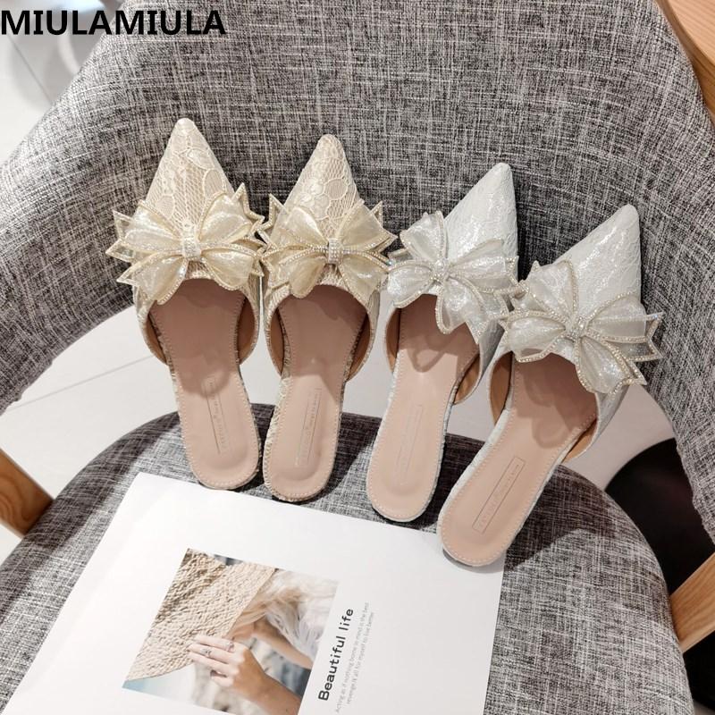 

2021 New Fashion Luxury Bling Rhinestone Butterfly Flat Silk Slippers Brand Designer Socofy Ladies Shoe Loafers Mules Flip Flops, Beige