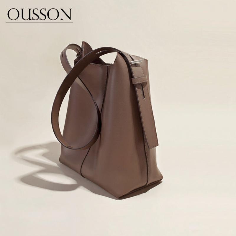 

OUSSON Fashion, leisure, light and versatile one-shoulder messenger portable soft cowhide large capacity commuter tote bag, Black
