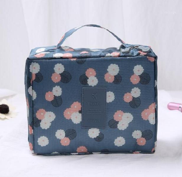 

Korea Portable Travel Toiletry Bag for Business Traveling Women Waterproof Storage Bag Cosmetic Bag1