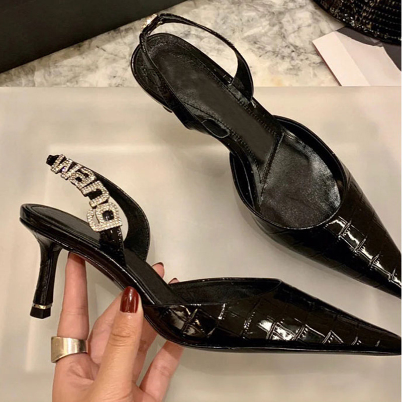 

Senhora Preto Mulher Crocodilo Poined Toes Letras Decorao Strass Cristal Salto Alto Sapatos Estilingue Bombas Vestido De Casamento Buxu, Black