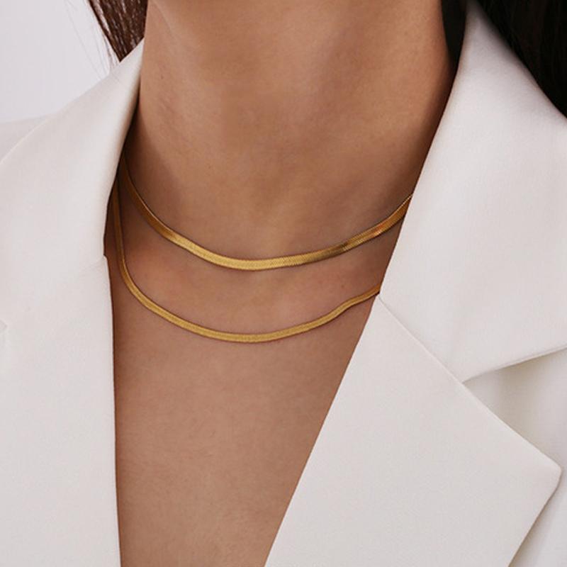 

2020 new jewelry snake bone multilayer necklace creative retro personality gold alloy clavicle chain Gold Blade chain Choker