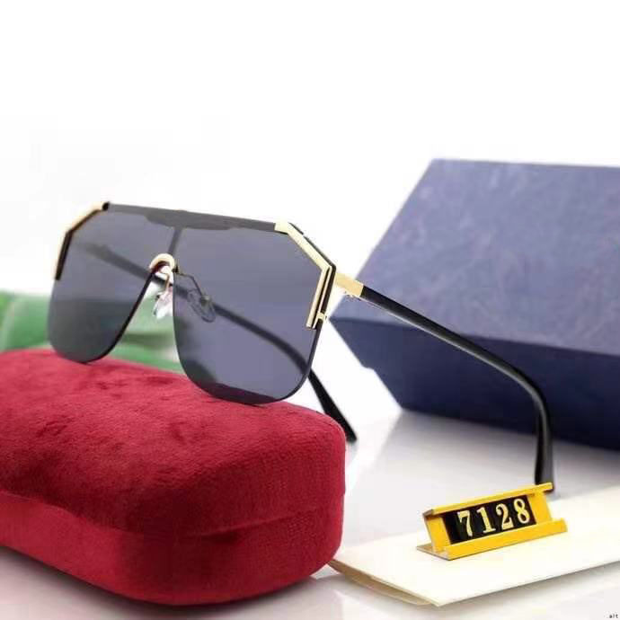 

2020 new sunglasses high-end brand glasses outdoor beach shade PC frame fashion classic men and women general high-end sunglasses