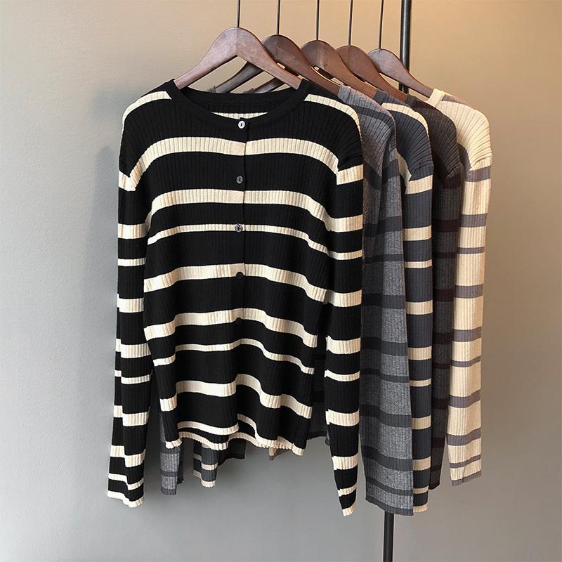 

2021 new South Korean version of striped round neck long sleeve knit cardigan women retro slim bottom top, Black
