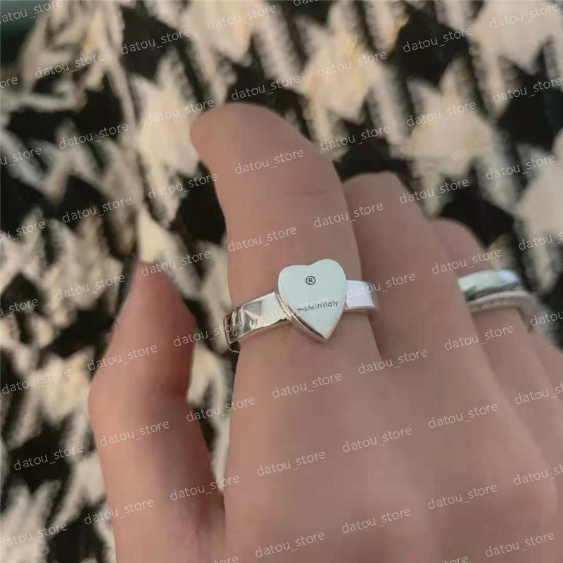 

Mens Womens Designer Heart Rings High Quality Love Shaped Ring For Men Luxury Jewelry Engagement Gift Ringe Band Silver Rings With Letter