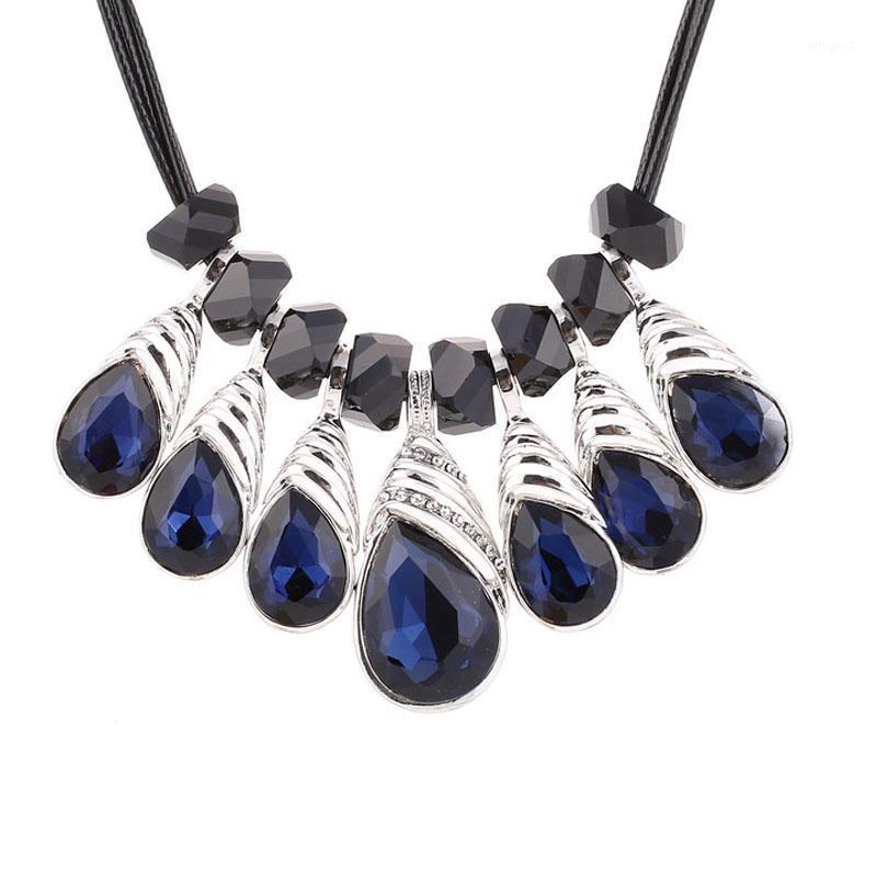 

Chokers 2021 Arrival Fashion Necklace Jewelry Wholesale Crystal Shine All-match Short Sweater Chain False Collar1