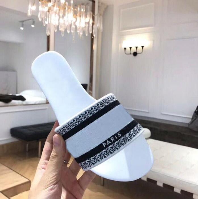 

Designer Leather Ladies Sandals Summer Flat Slipper fashion beach woman Big head Slipper Rainbow letters slippers, Color 10