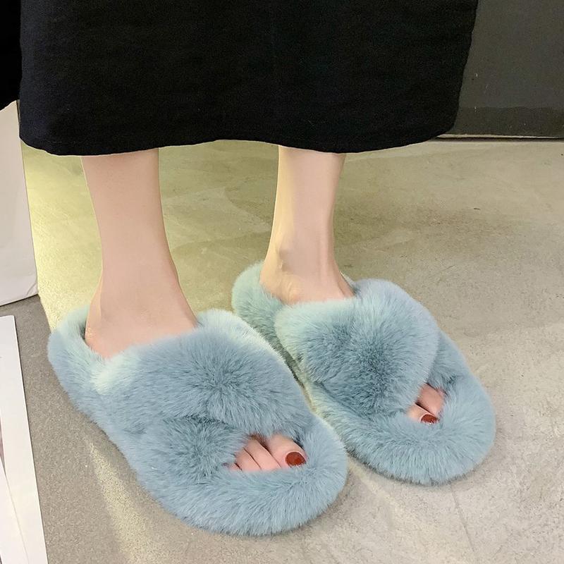 

2021 Winter Women Slippers Faux Fur Fully Wrapped Sole Vamp Furry Slippers Black Female Warm Flats Large Size Slides Cozy Home