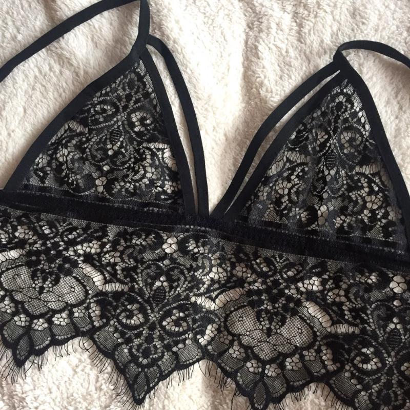 

Sexy Women Lace Bralette Bra Seamless Bustier Crop Tops Black White Cropped Bralet Bra Halter Tank Haut Femme Lingerie Underwear1