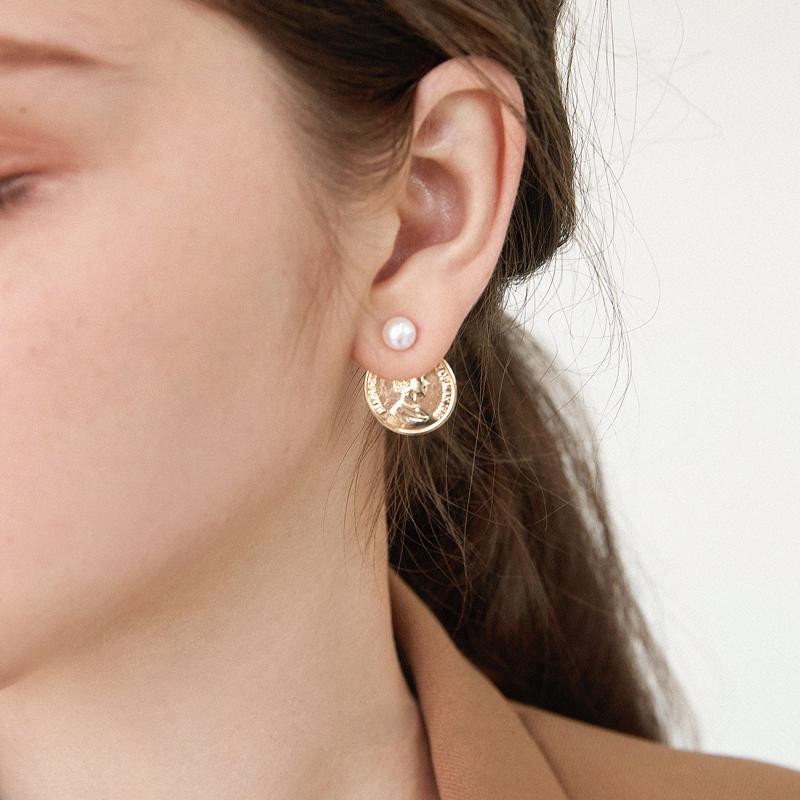 

Stud Vintage Gold Color Portrait Disc Earrings For Women Minimalist Coin Metal Geometrical Round Pearl