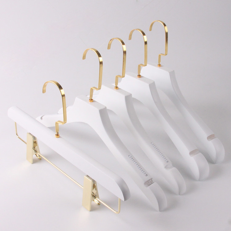 

10pcs/lot Gold Hook Hanger Adult Wooden Hangers For Clothes Rack Hotel Clothes Store Hanger (20pcs or more can ) 201225