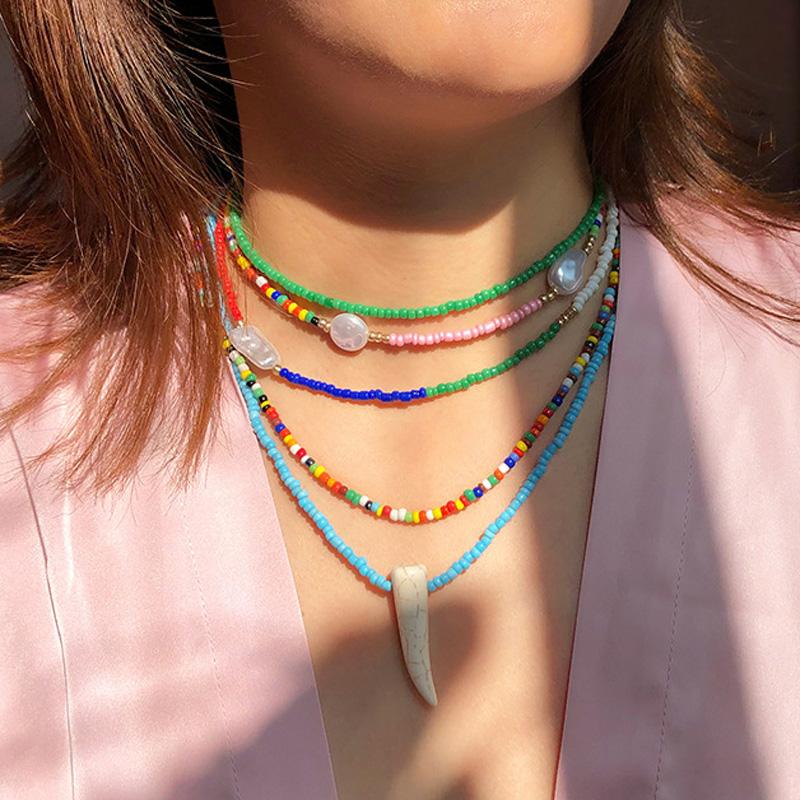 

Chokers Boho Multilayer Bead Necklace Design Fashion Simple Selling Ethnic Beach Seed Horn For Women Gift