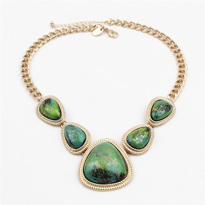 

Retro imitation blue stone pendant pendant necklace style exaggerated1
