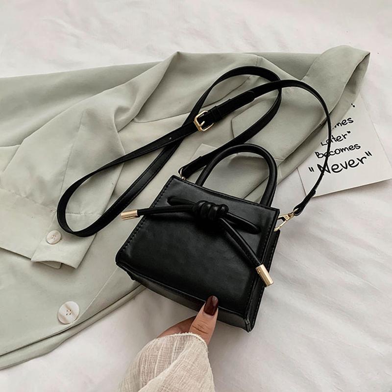 

Advanced feeling portable bag 2021 new fashion autumn winter texture versatile messenger bag women's foreign style shoulder, Black