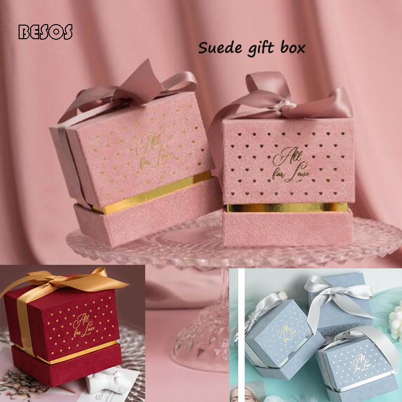 

Wholesale High Grade Square Pink Red Blue Gilding Velvet Suede Gift Box Party Wedding Candy Jewelry Package Decorative Gift Box