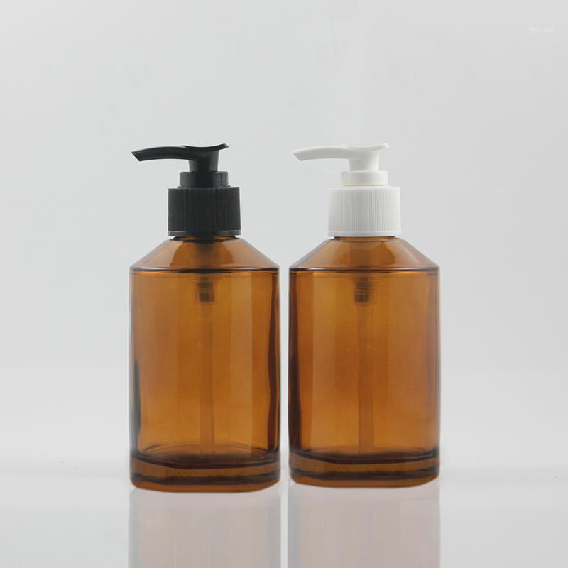 

Large Capacity 200ml Amber Cosmetic Bottle with Black/White Lotion Pump1