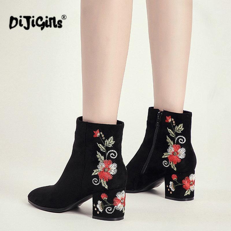

Ankle Boots For Women Winter Warm Plush Fashion Embroider Short Boot Ladies High Heels Round Toe Casual Shoes Zip Drop Shipping1, White flower