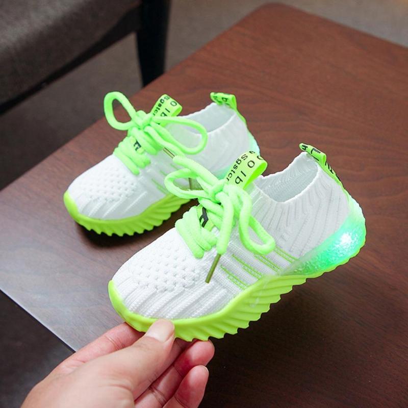 

New Children Luminous Shoes Boys Girls Sport Running Shoes Baby Flashing Lights Fashion Sneakers Toddler Little Kid LED Sneaker, Black