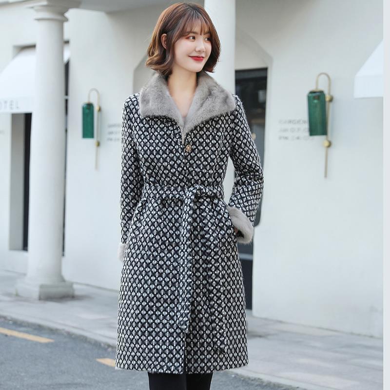 

2021 winter new fur coat female mid-length tweed coat with imitation collar imitation lamb fur liner Turn-down Collar, Black and white grid