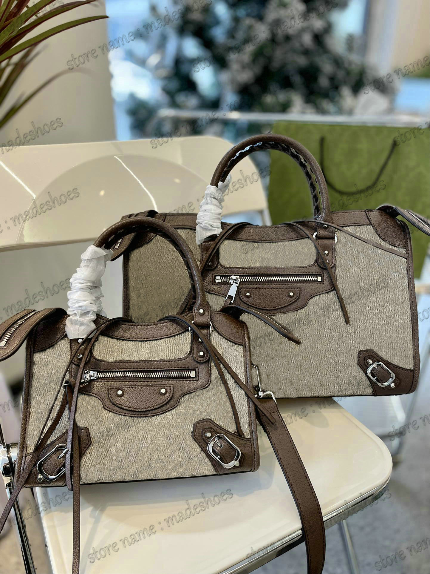 

Aria The Hacker Project Medium Neo Classic Bag 681695 Limited Edition Handbag Luxurys Designers Casual Tote Beige and Ebony bag Stud Buckle Zipped Closure