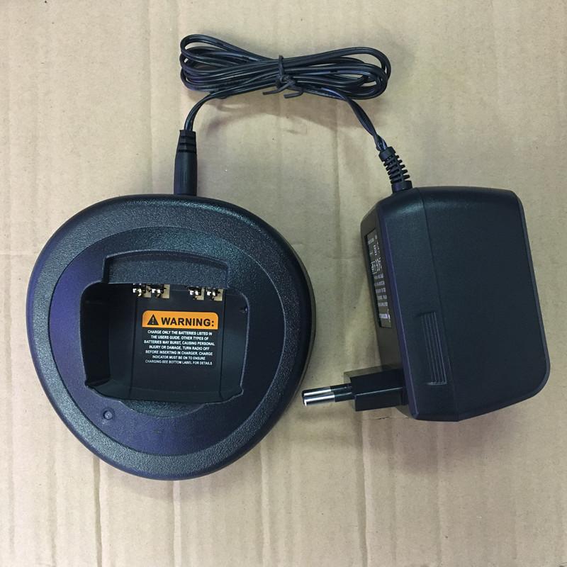 

Desk top charger for motorola gp328 gp338 gp340 ptx760 pro5150 etc walkie talkie 220V EU plug