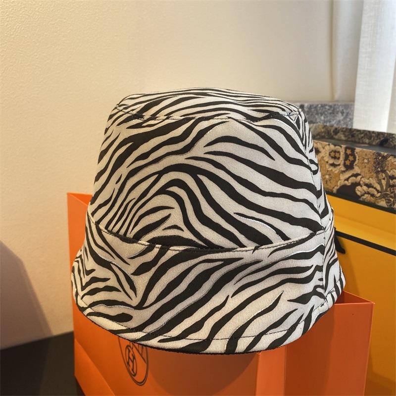 

2020 Fashion Double-side Winter Black White Zebra Striped Print Bucket Hats Reversible Fisherman Caps For Women Men Panama Cap