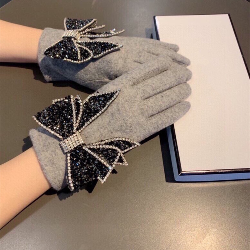 Wholesal2020 new design autumn and winter warm plus velvet inner bow wool gloves are super comfortable, soft and versatile for free delivery