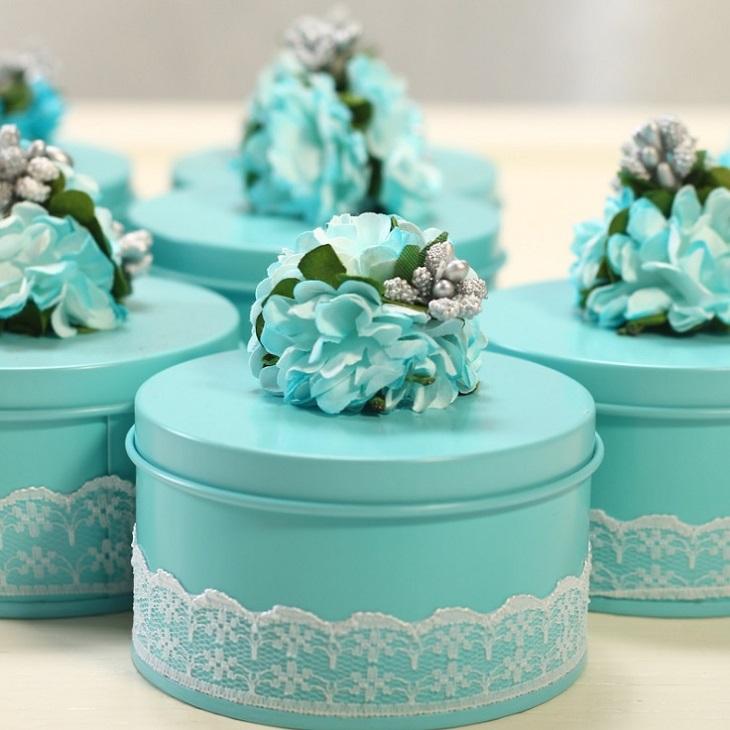 

100pcs Unique Flower Decor Wedding Round Iron Tinplate Candy Box Chocolate Gifts Boxes Favor European Boxes 75*75*45mm wen4766
