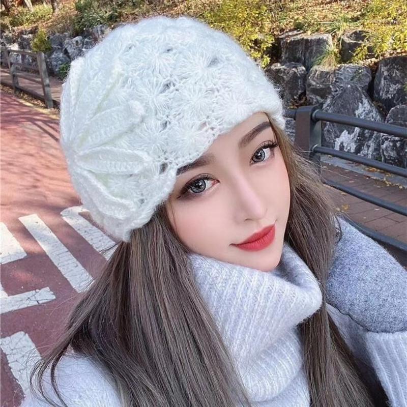 

Beret hat women Ethnic style handmade knitted woolen cap women's autumn and winter retro elegant flower beret warm Baotou cap1, 07